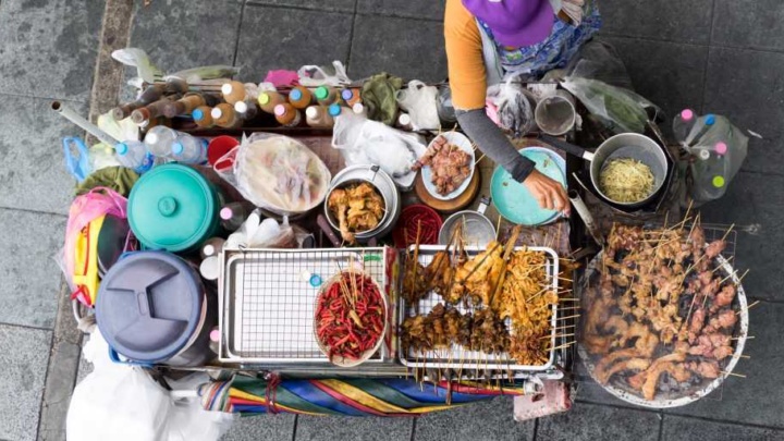 Street food food cart scaled f5a9548f 7e80 46d9 8d5d c9baa685fbc3